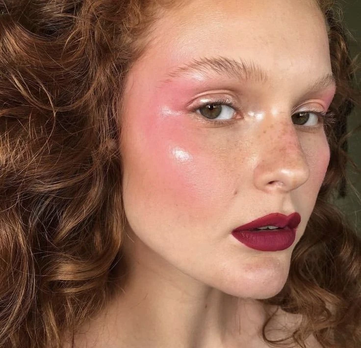 Adiós al clean look: la tendencia que empezó a perder fuerza por su perfección extrema