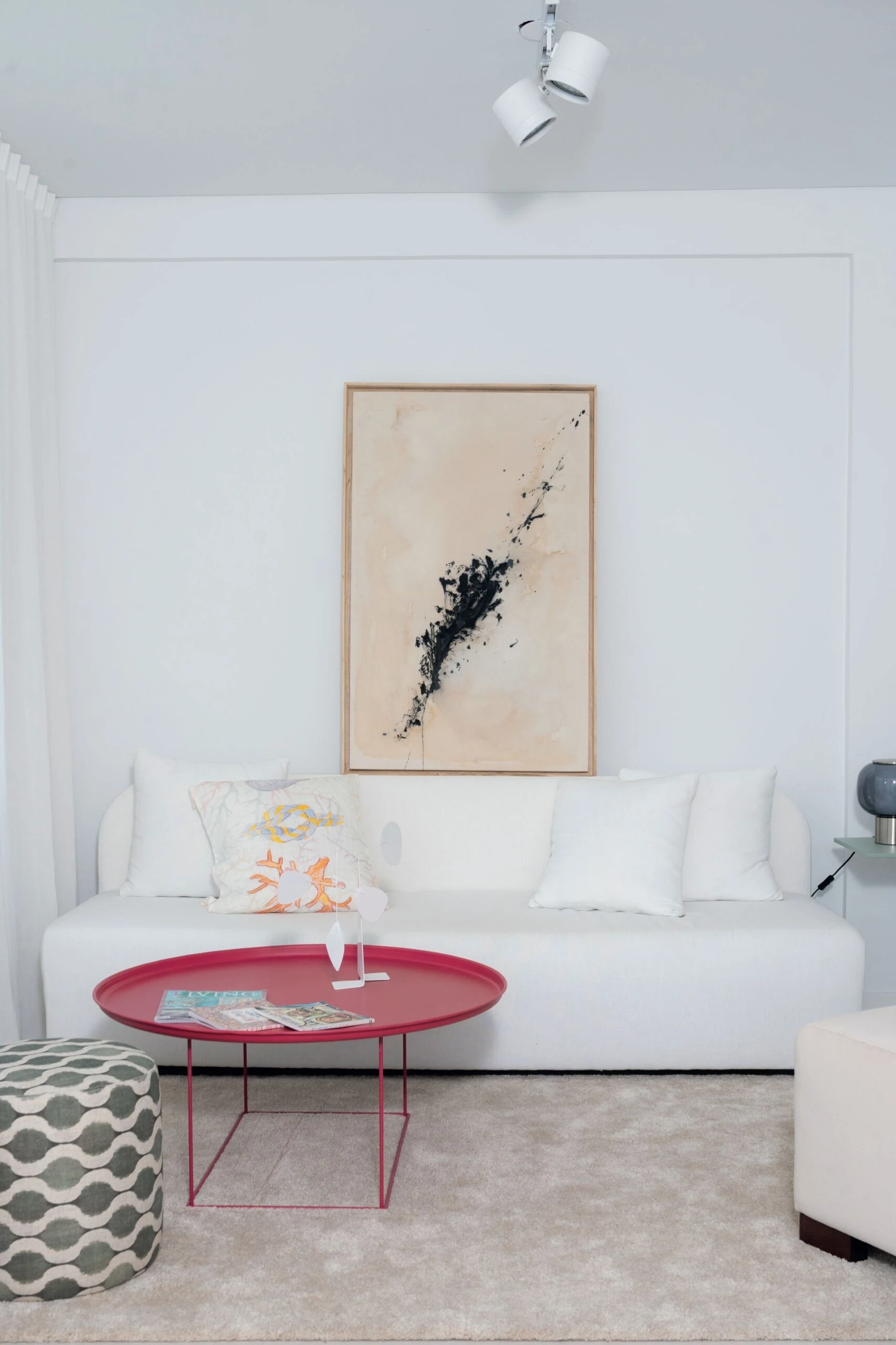 “Moderno, ecléctico, con toques mid century, escandinavos y un punto artístico contemporáneo”.