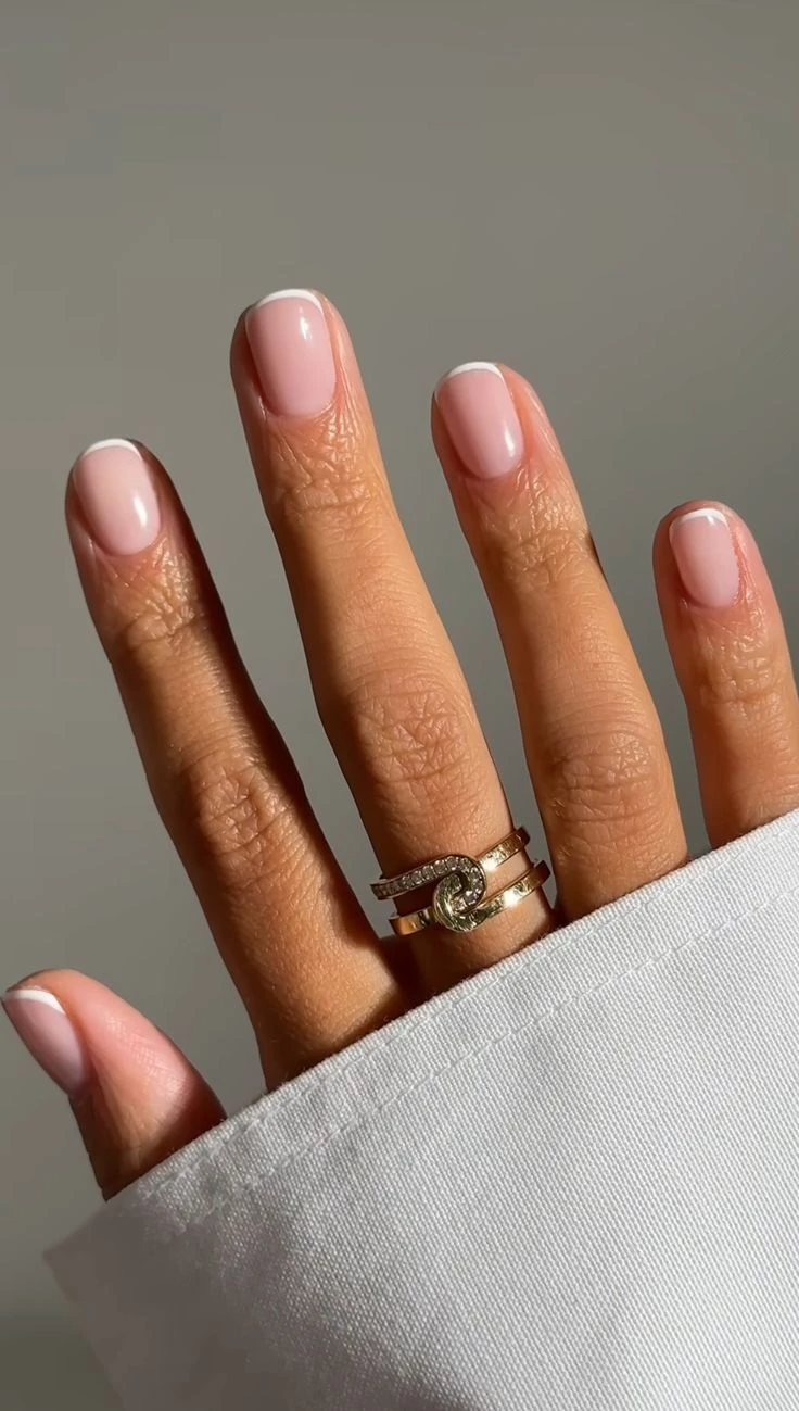 Guía definitiva de uñas: cuidados básicos y cuál es la tendencia minimalista que domina la temporada