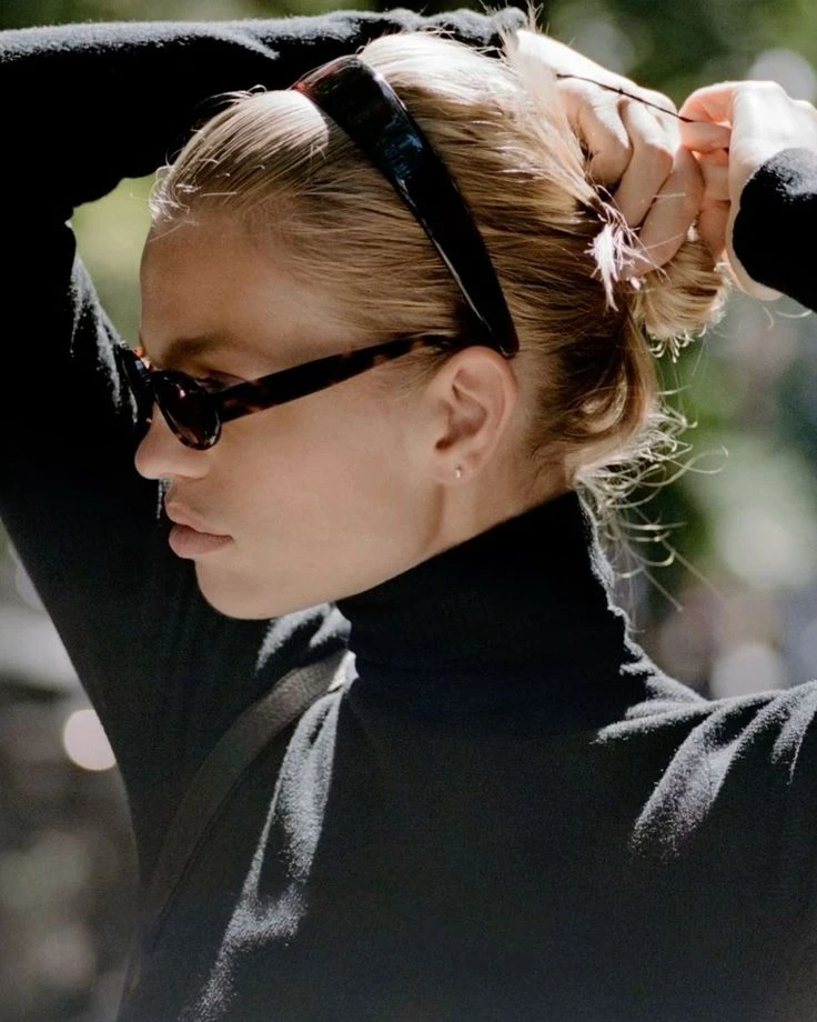 el collar de cuentas a la vincha de carey, cómo llevar los accesorios del otoño invierno 2026