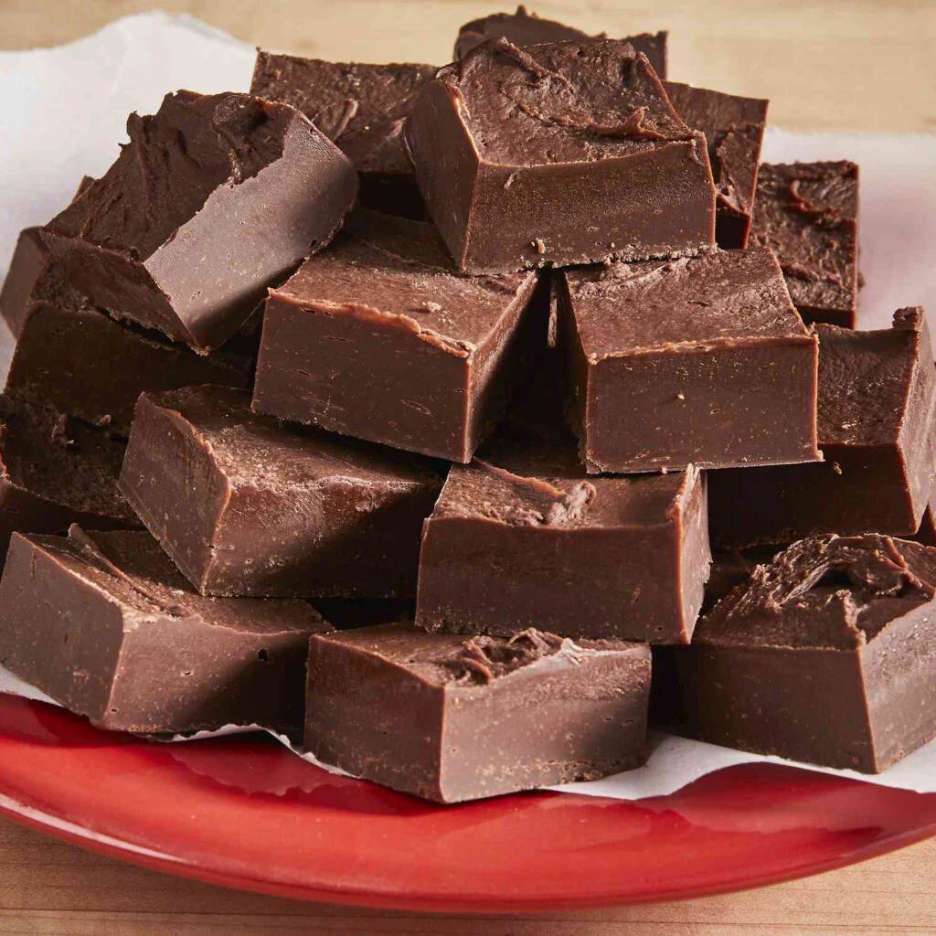Fudge de chocolate con leche condensada: una receta fácil, con pocos ingredientes y sin horno