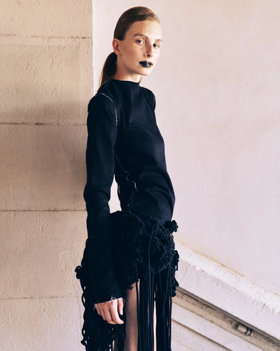 BAFWEEK otoño invierno 2026: Velasco celebró sus 15 años con una performance que rinde culto a la herencia guaraní