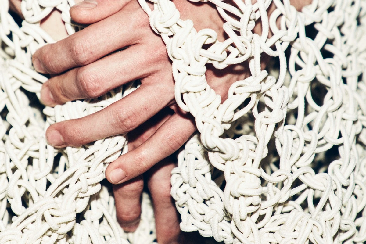 BAFWEEK otoño invierno 2026: Velasco celebró sus 15 años con una performance que rinde culto a la herencia guaraní