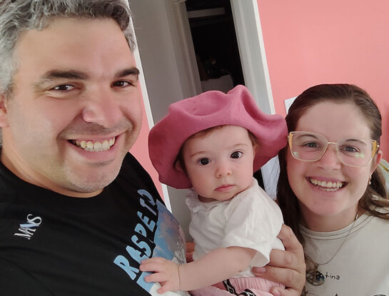 "Aurora vino a recomponer corazones": el bombero que rescató vecinos en el trágico temporal de Bahía Blanca encontró esperanza en su hija