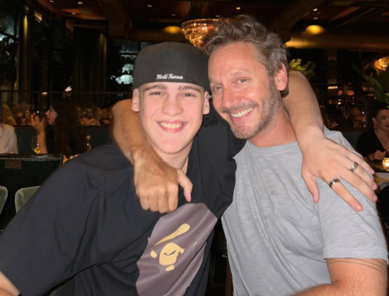 Benjamín Vicuña emocionó con una dulce dedicatoria a su hijo Bautista por su cumpleaños número 18: “No me canso de escuchar tus sueños”