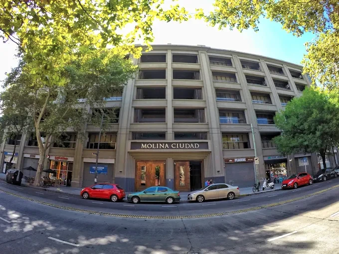 El nuevo aspecto del ex edificio de la Fábrica Argentina de Alpargatas.