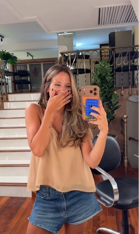 El cambio de look de Barbie Vélez que marca tendencia: mechas rubias y corte en capas