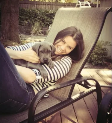 Se casó y buscaba un hijo, le diagnosticaron cáncer terminal y eligió cómo y cuándo morir: el conmovedor caso de Brittany Maynard