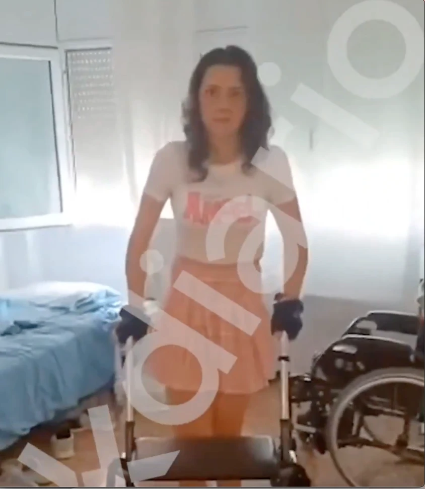 El video que muestra a Noelia con un andador luego de su accidente.