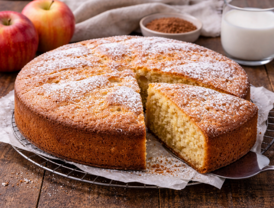 La receta fácil del día: torta de manzana esponjosa en licuadora lista en 10 minutos