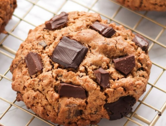Cookies de garbanzo y chocolate amargo: la receta saludable de pocos ingredientes