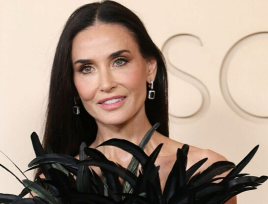 Oscars 2026: Demi Moore llevó el vestido más sofisticado de la red carpet