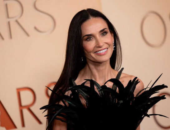 Oscars 2026: Demi Moore llevó el vestido más sofisticado de la red carpet