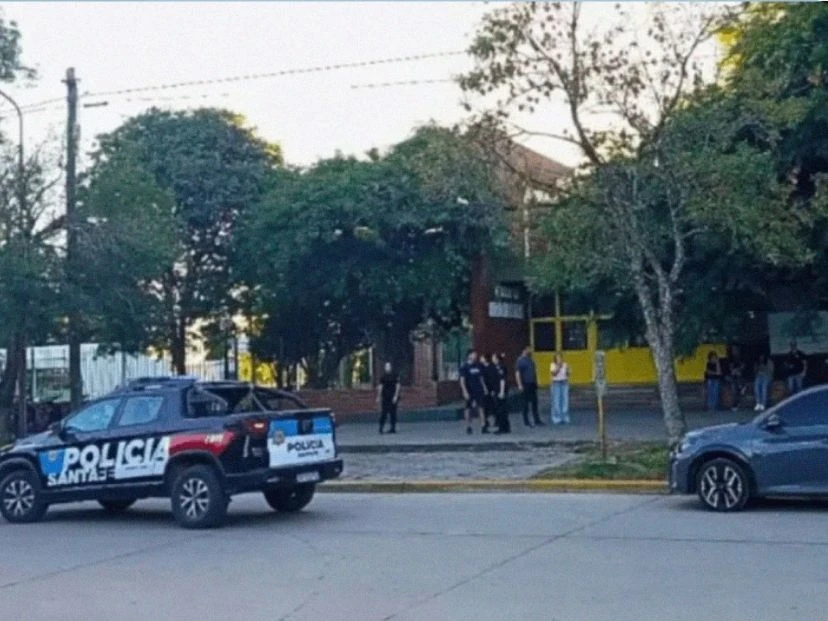 "Hay chicos desaparecidos": cómo se vivió el ataque en la escuela de San Cristóbal, en Santa Fe