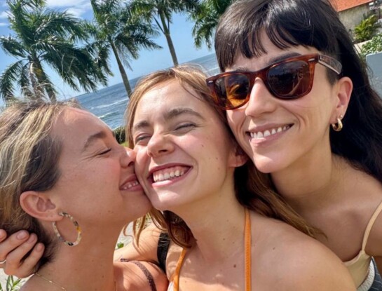 Qué ver en Netflix: la miniserie española que acaban de estrenar sobre tres hermanas que cometen un asesinato