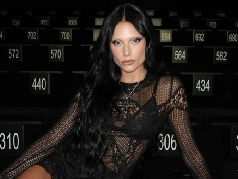 El look de Valentina Zenere que confirma la tendencia del corset de cuero