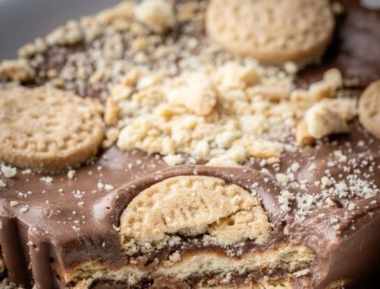 Torta fría de chocolate y galletitas: una receta fácil, deliciosa y sin horno
