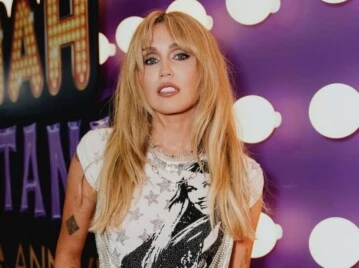 Los detalles del look de Miley Cyrus para el estreno del aniversario de "Hannah Montana"