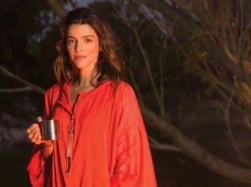 Calu Rivero marcó tendencia con un outfit boho chic, floral y urbano