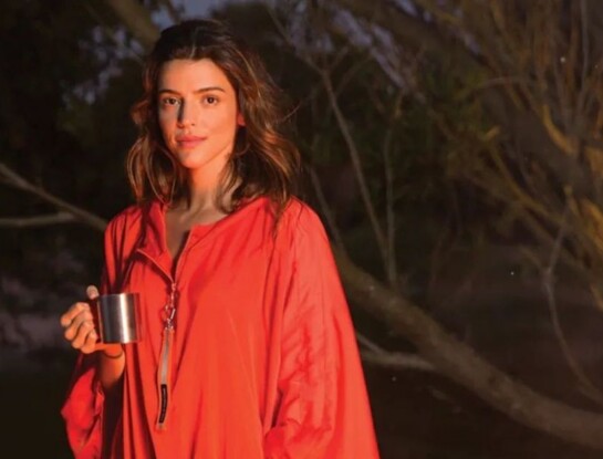 Calu Rivero marcó tendencia con un look boho chic, floral y urbano