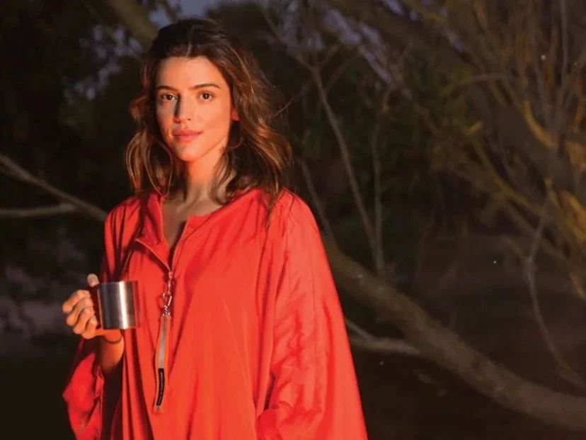 Calu Rivero marcó tendencia con un outfit boho chic, floral y urbano