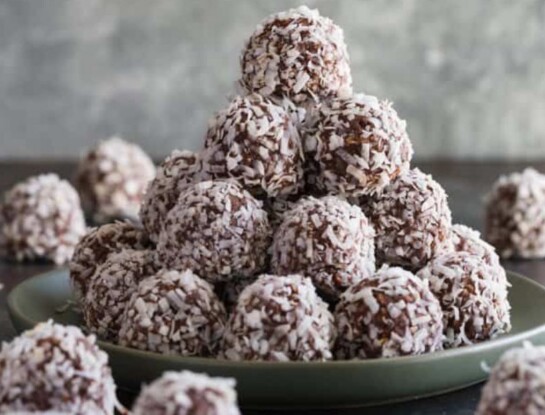 Cómo hacer trufas de coco y chocolate: receta fácil en 5 pasos