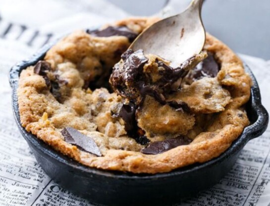 Cookie gigante: receta fácil con corazón fundido irresistible