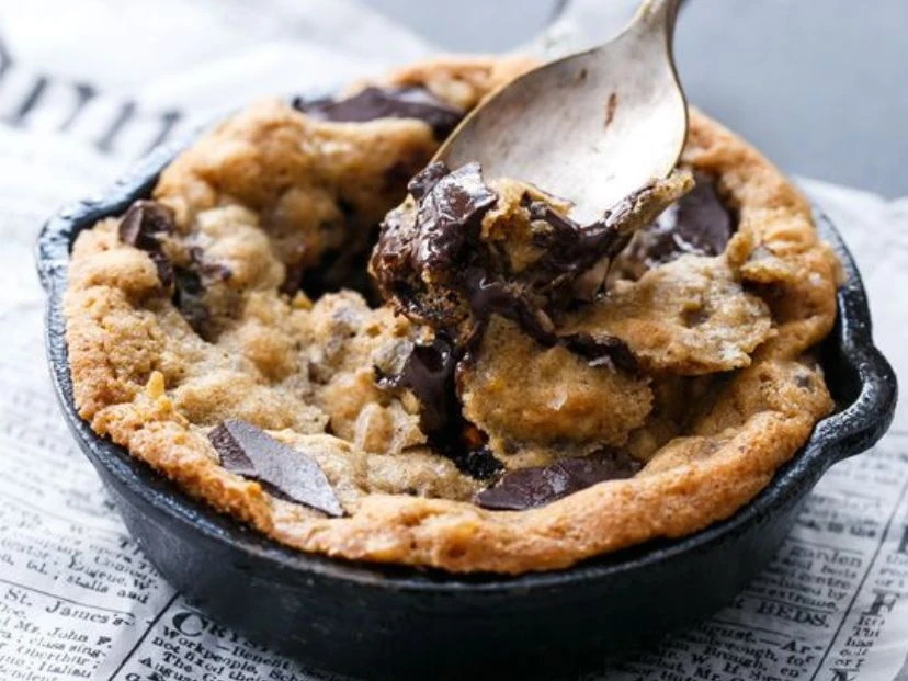 Cookie gigante: receta fácil con corazón fundido irresistible