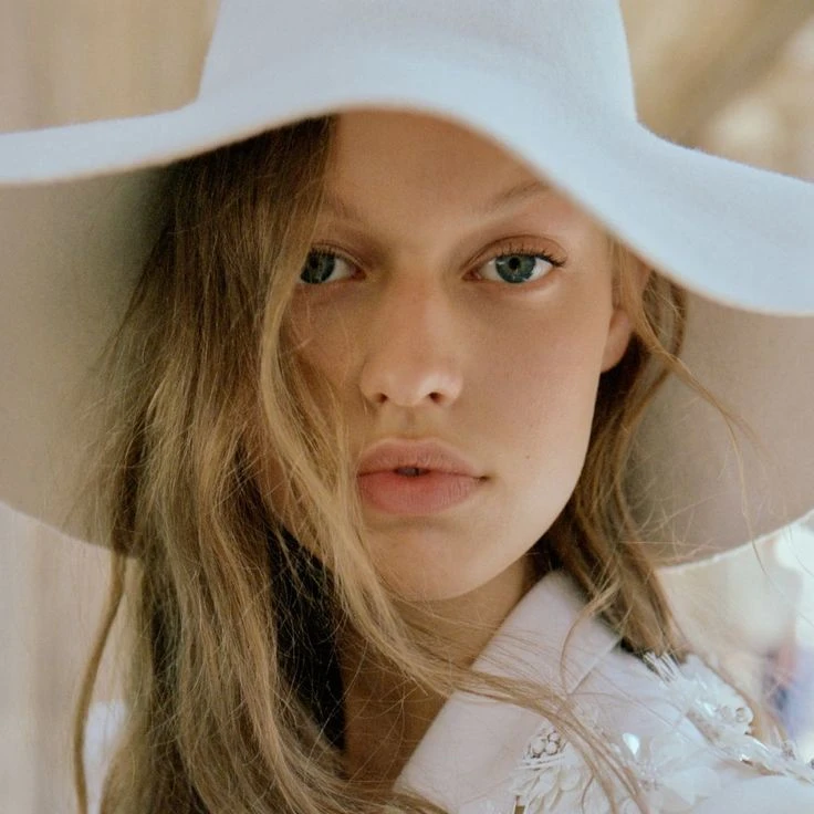 El perfume que elegís también habla de vos: los aromas que marcan el 2026