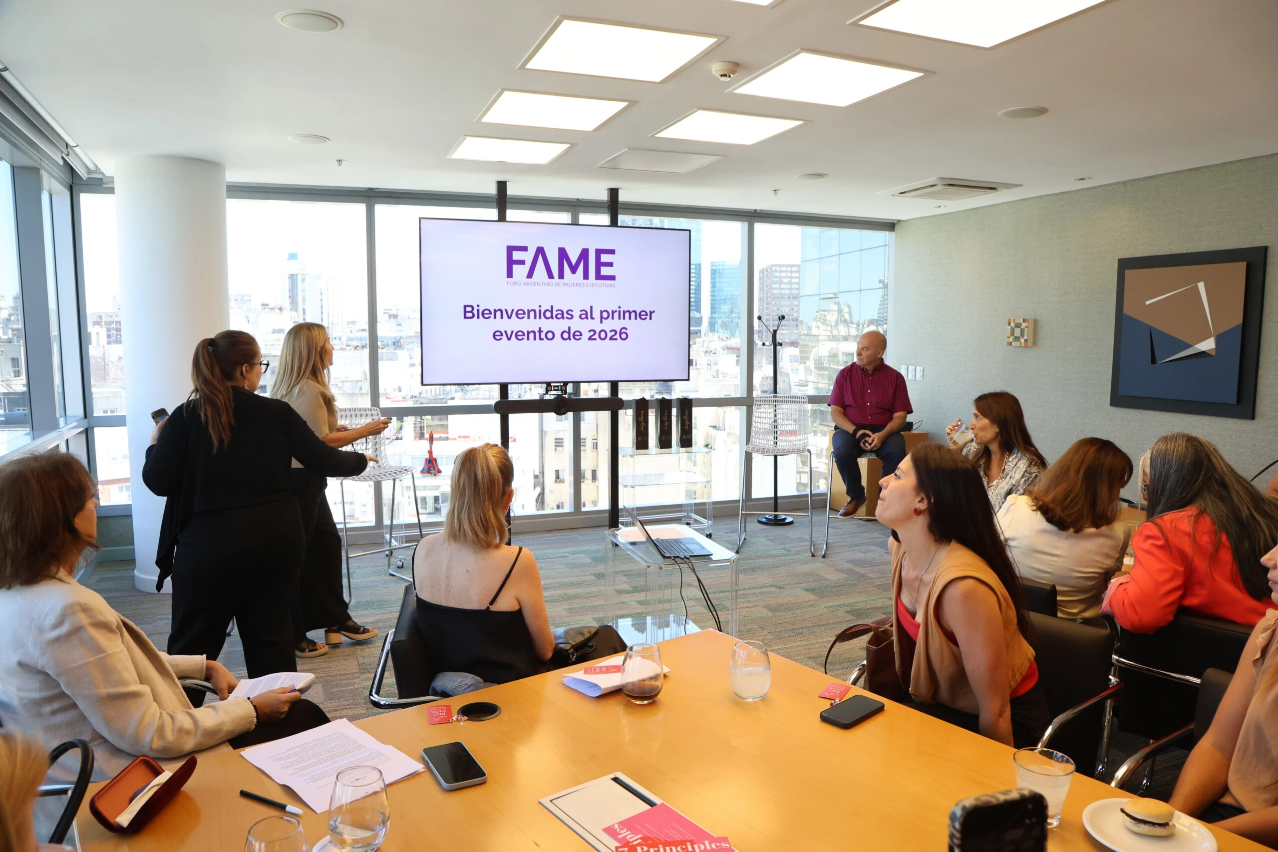 8M y liderazgo: mucho más que un toque de campana en una jornada que celebró la red femenina