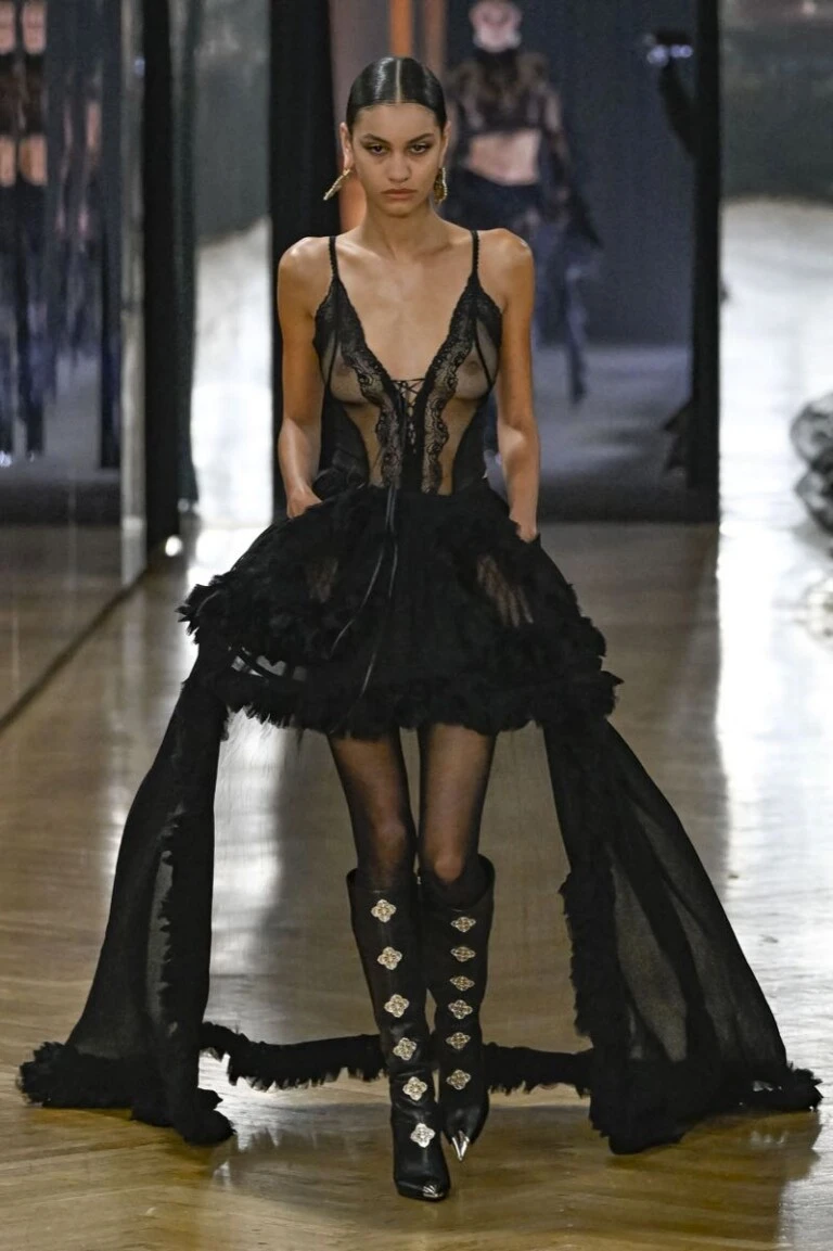 Desfile Blumarine otoño invierno 2026/ 27