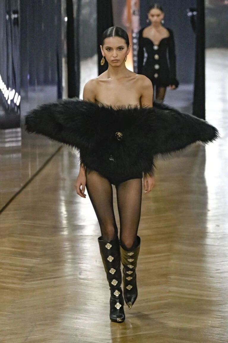 Desfile Blumarine otoño invierno 2026/ 27