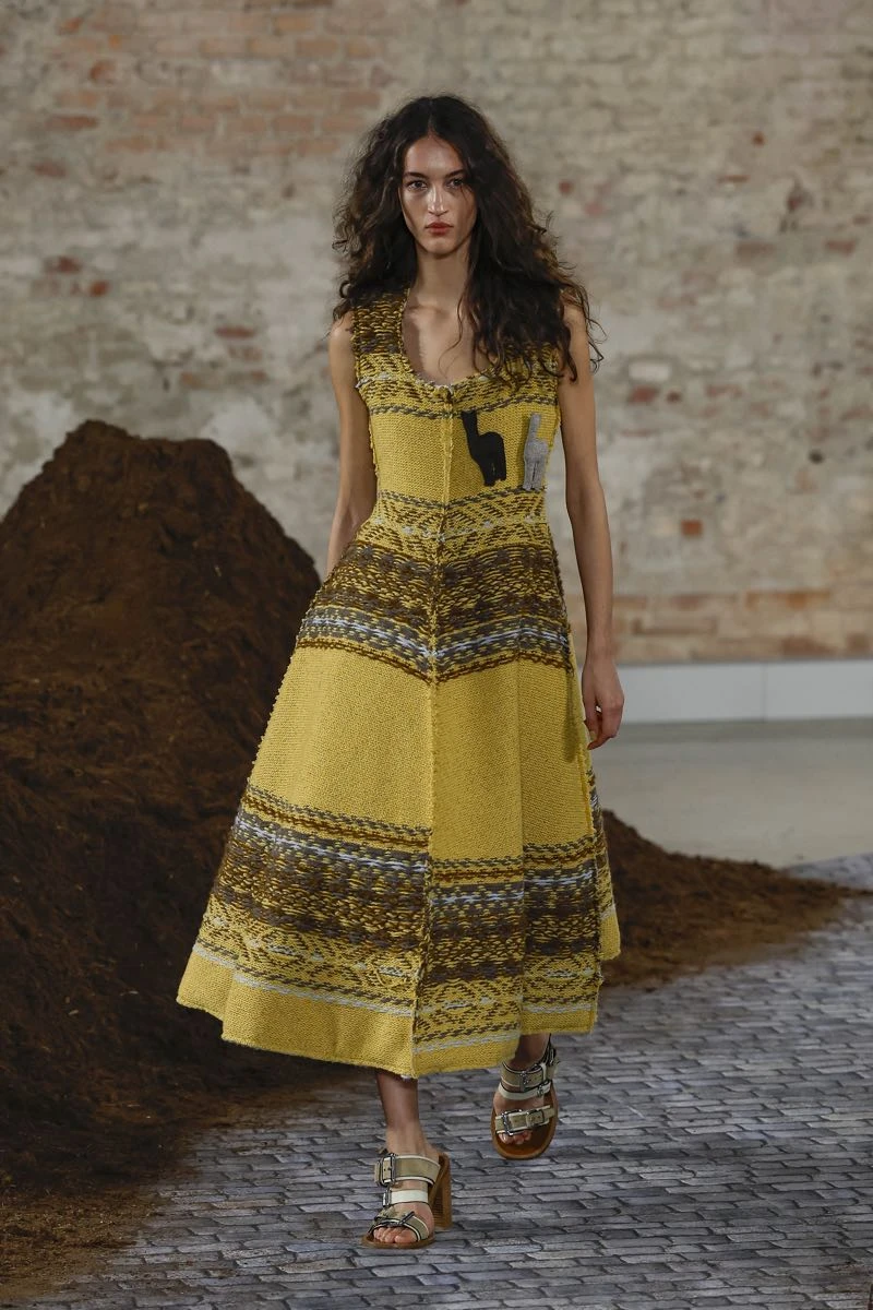 Desfile Moschino otoño invierno 2026/27