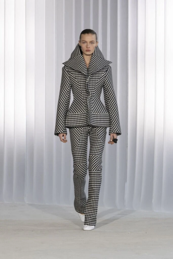 Hombros esculturales