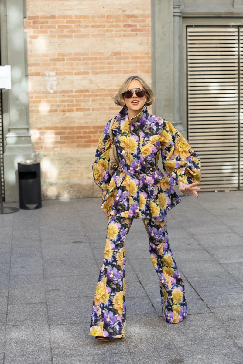 Sastrería femenina, encaje y flecos así fue el espíritu boho chic del desfile de Zimmermann en París 