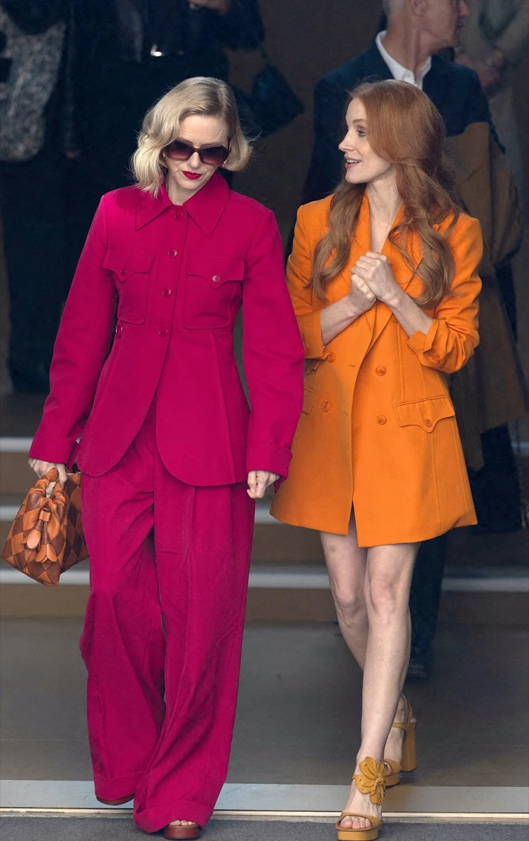 Sastrería vibrante: la tendencia que Jessica Chastain y Naomi Watts mostraron en el desfile de Zimmermann en París