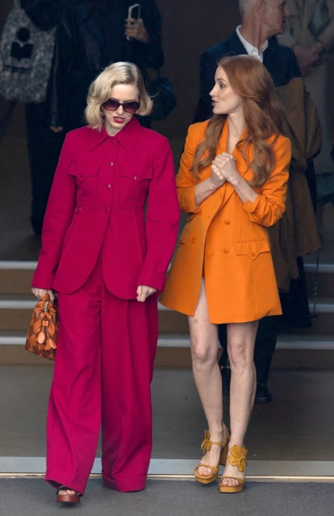 Sastrería femenina, encaje y flecos así fue el espíritu boho chic del desfile de Zimmermann en París 