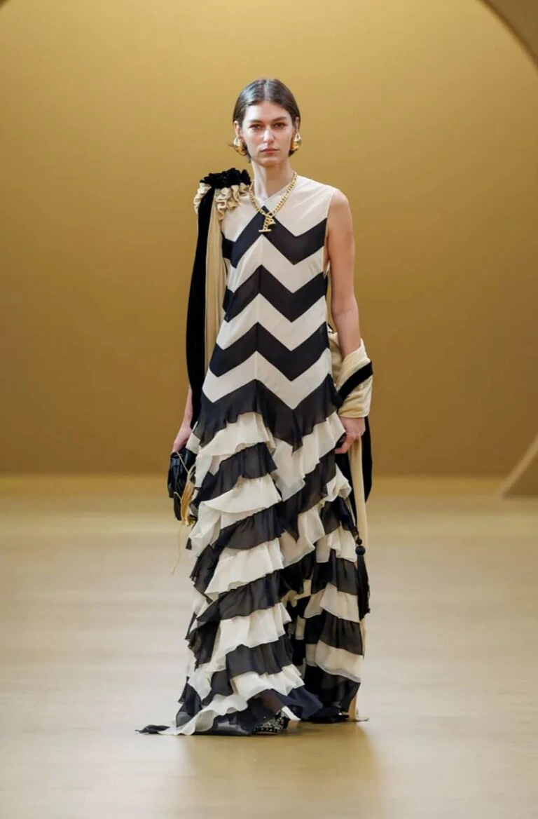 Desfile Zimmermann en la Semana de Moda de París.