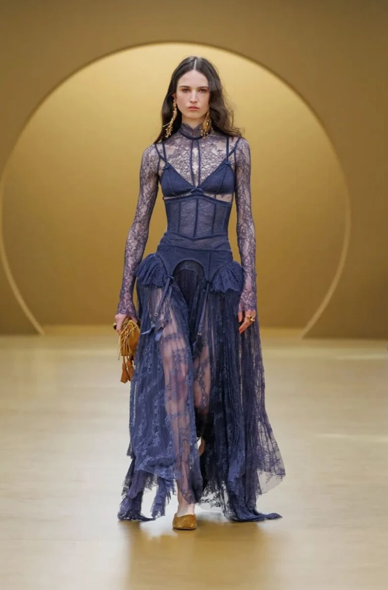 Desfile Zimmermann en la Semana de Moda de París.