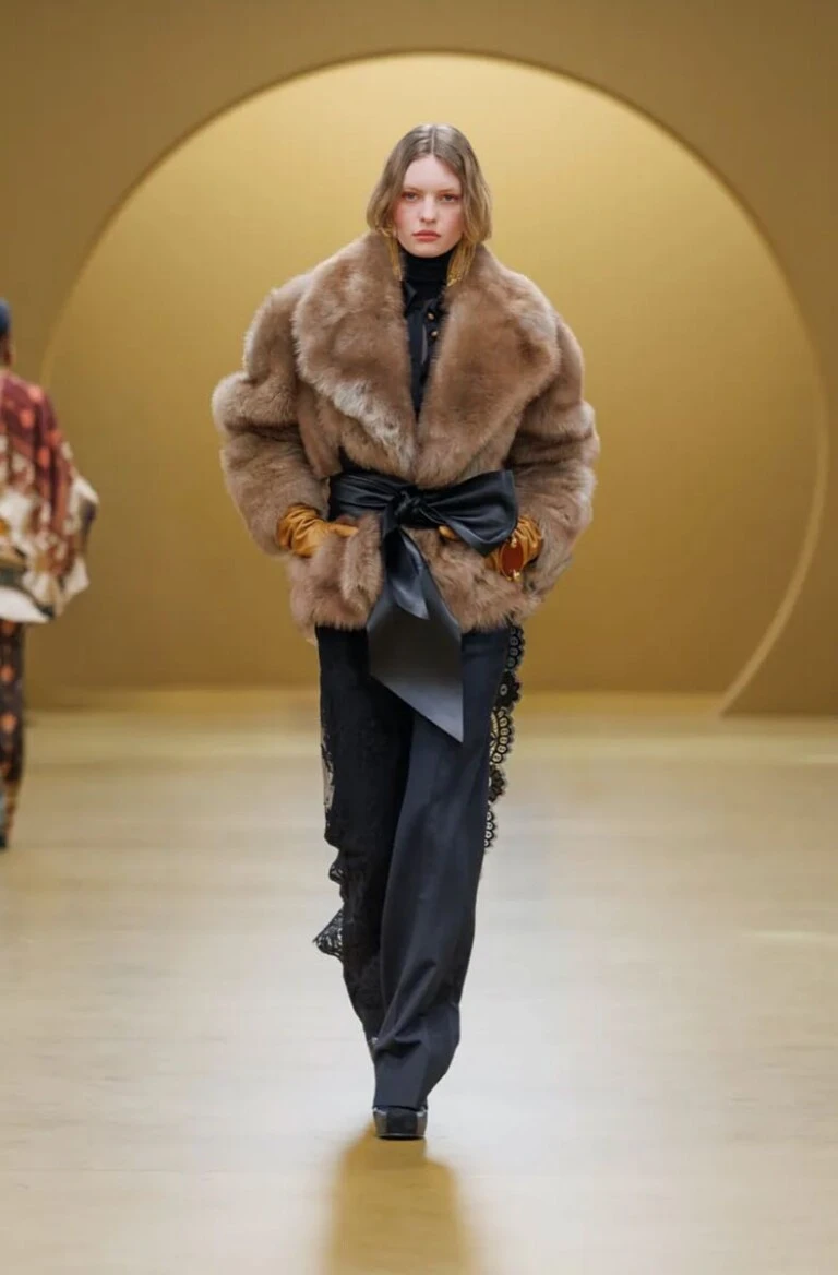 Desfile Zimmermann en la Semana de Moda de París.