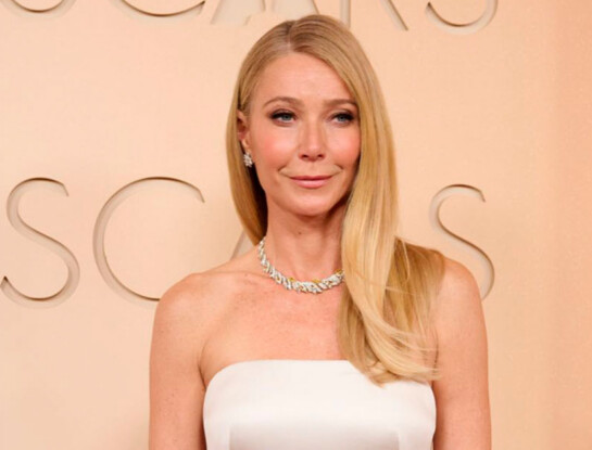 Oscars 2026: Gwyneth Paltrow apostó por un elegante vestido marfil con un giro inesperado