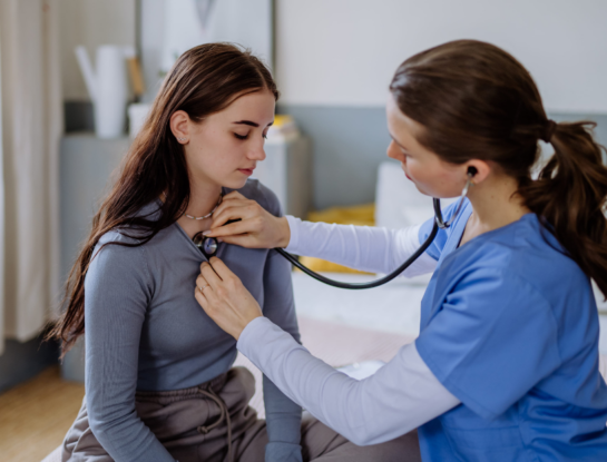 Hipertensión en mujeres en edad fértil: por qué es clave controlar la presión antes de un embarazo