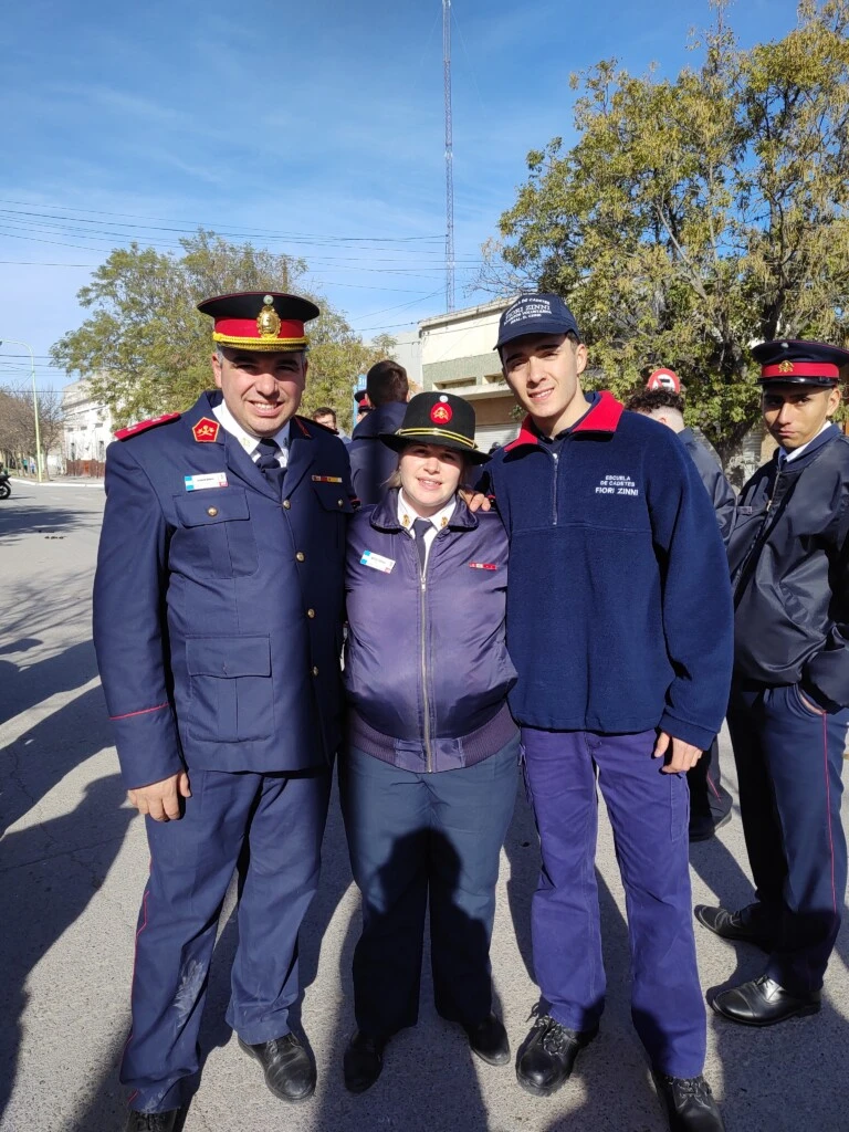 Ramiro, Flor (con Aurora en la panza) y Demián, su hijo