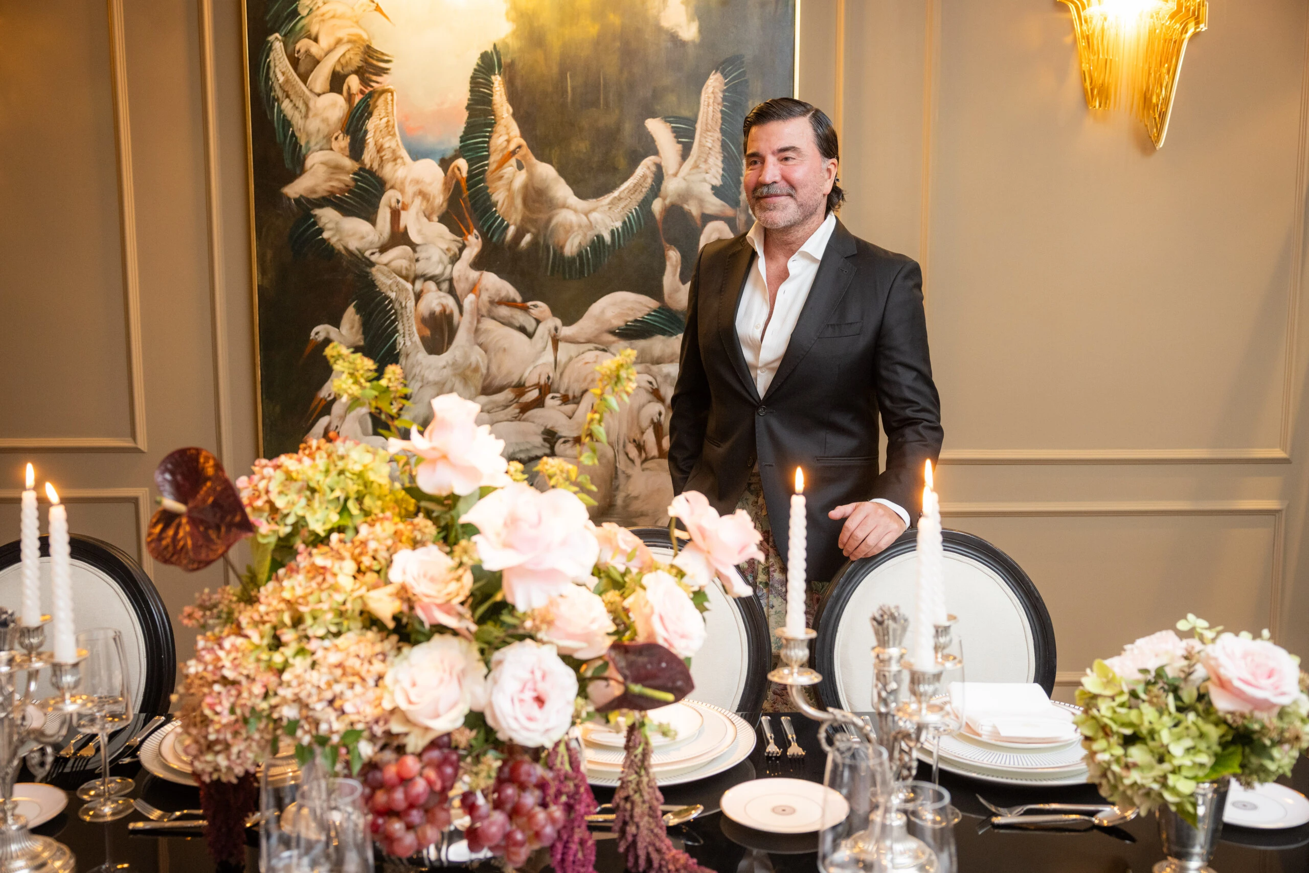 Javier Saiach en su comedor. 