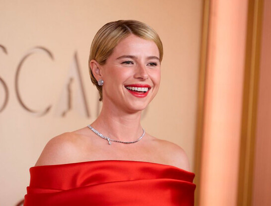 Oscars 2026: Jessie Buckley deslumbró con un vestido Chanel inspirado en Grace Kelly