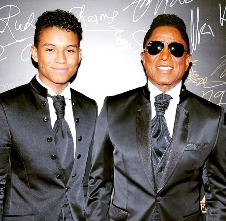 Quién es Jaafar Jackson, el sobrino de Michael Jackson que se preparó durante años para interpretarlo en el cine