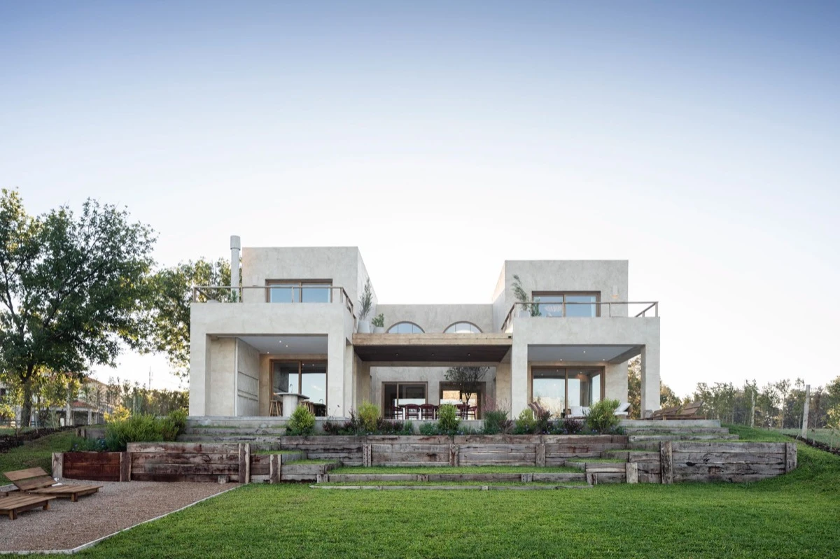 La galería actúa como extensión del interior