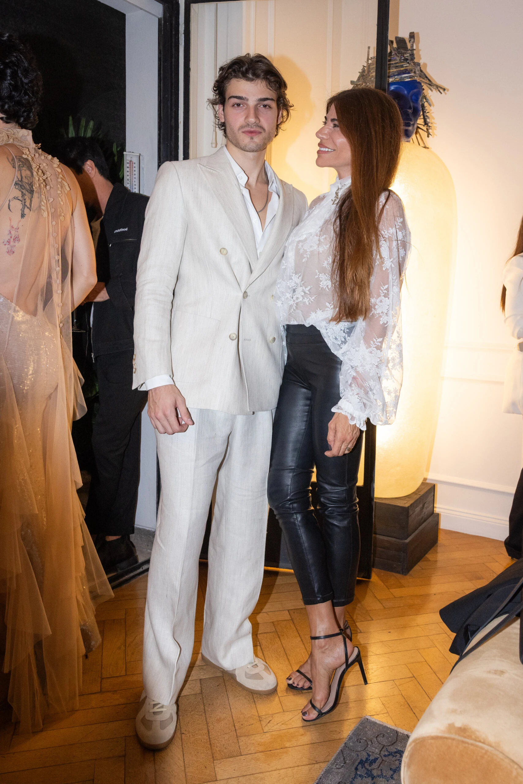 Luca Bertoldi Menem y su madre, Zulemita Menem. 