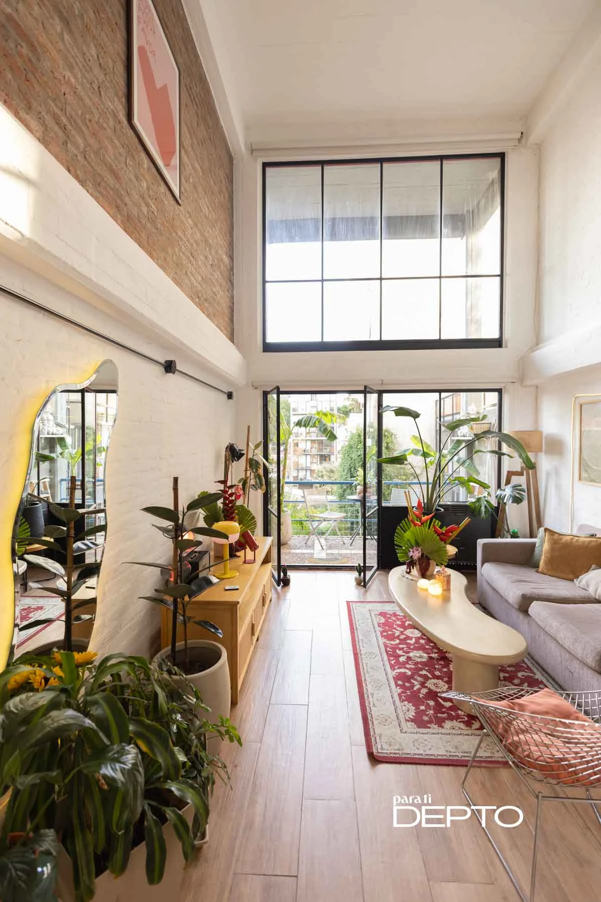 La iluminación natural es protagonista del depto de Pepe Puig. 