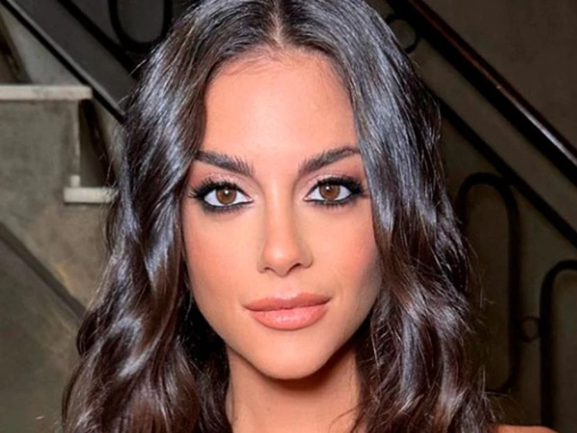 El beauty look de Emily Lucius para su boda: maquillaje natural y ondas clásicas